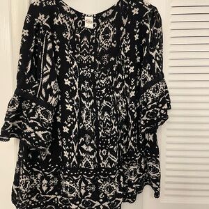 Bila Black and White Bell Sleeve Blouse